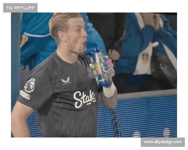 汉普顿揭秘西班牙门将小抄藏水瓶 机智偷袭让对方措手不及 汉普顿揭秘西班牙门将小抄藏水瓶 机智偷袭让对方措手不及